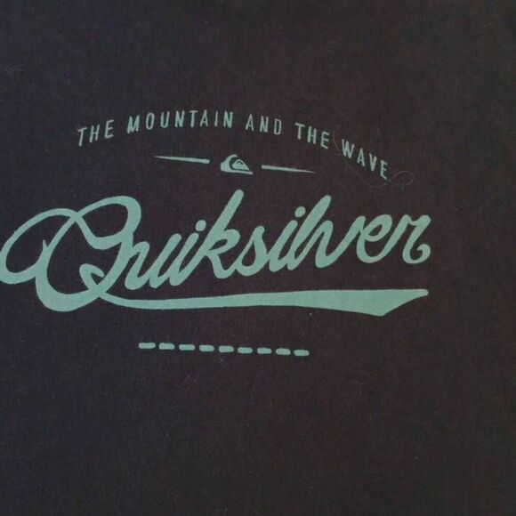 Quicksilver Tshirt Men's XL Short-sleeved Cotton Tee The Mountain and the Wave - Picture 1 of 7